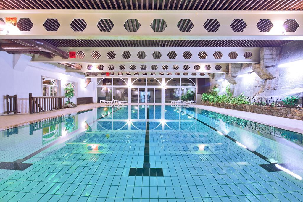 Hotel Aux Mille Etoiles Salvan Exteriör bild
