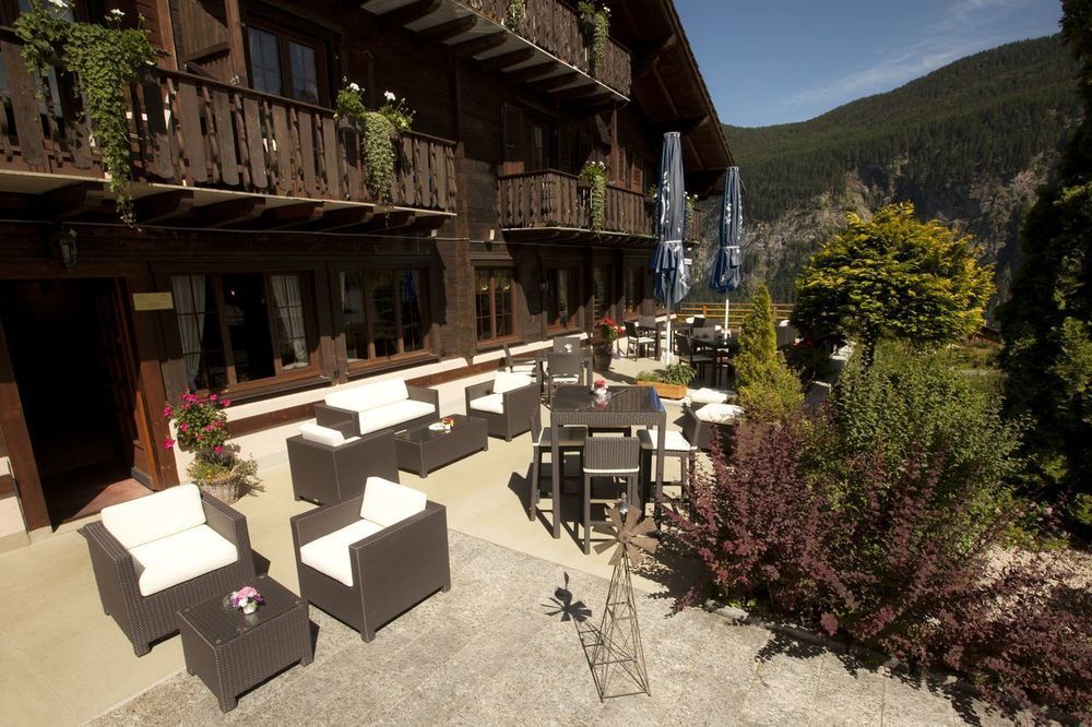 Hotel Aux Mille Etoiles Salvan Exteriör bild